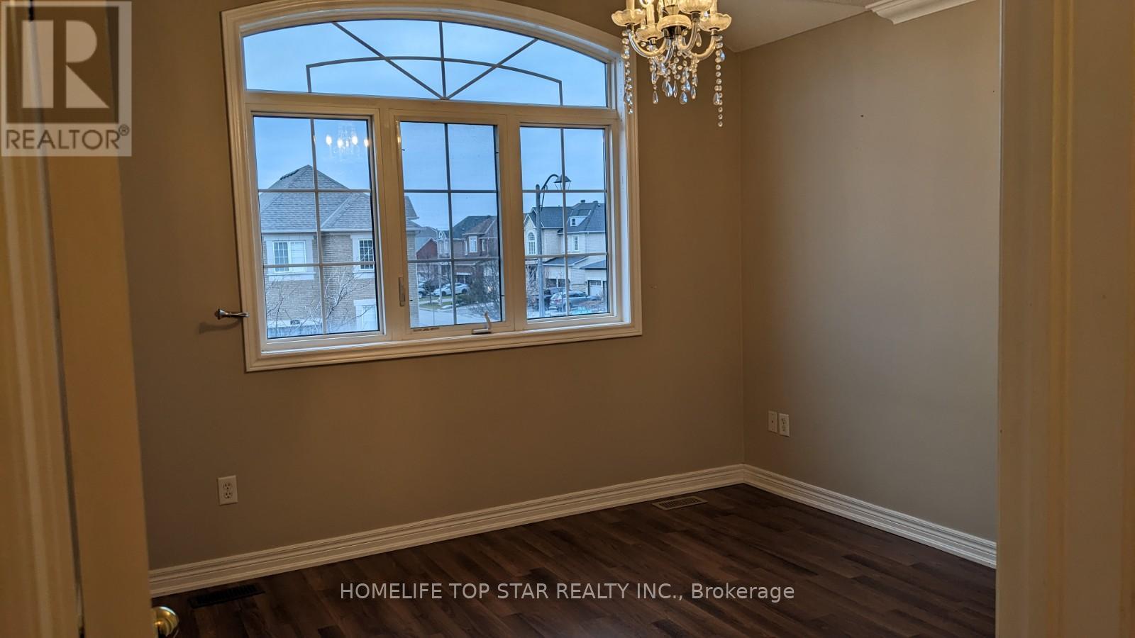 427 Vellore Park Avenue, Vaughan, Ontario  L4H 0E6 - Photo 8 - N12125524