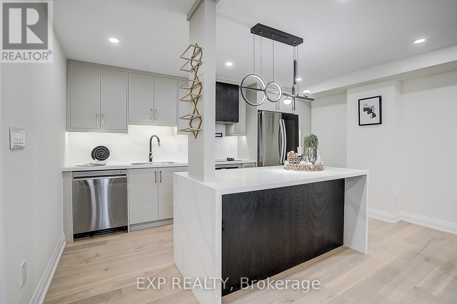 703 - 60 Inverlochy Boulevard, Markham, Ontario  L3T 4T7 - Photo 11 - N12125527