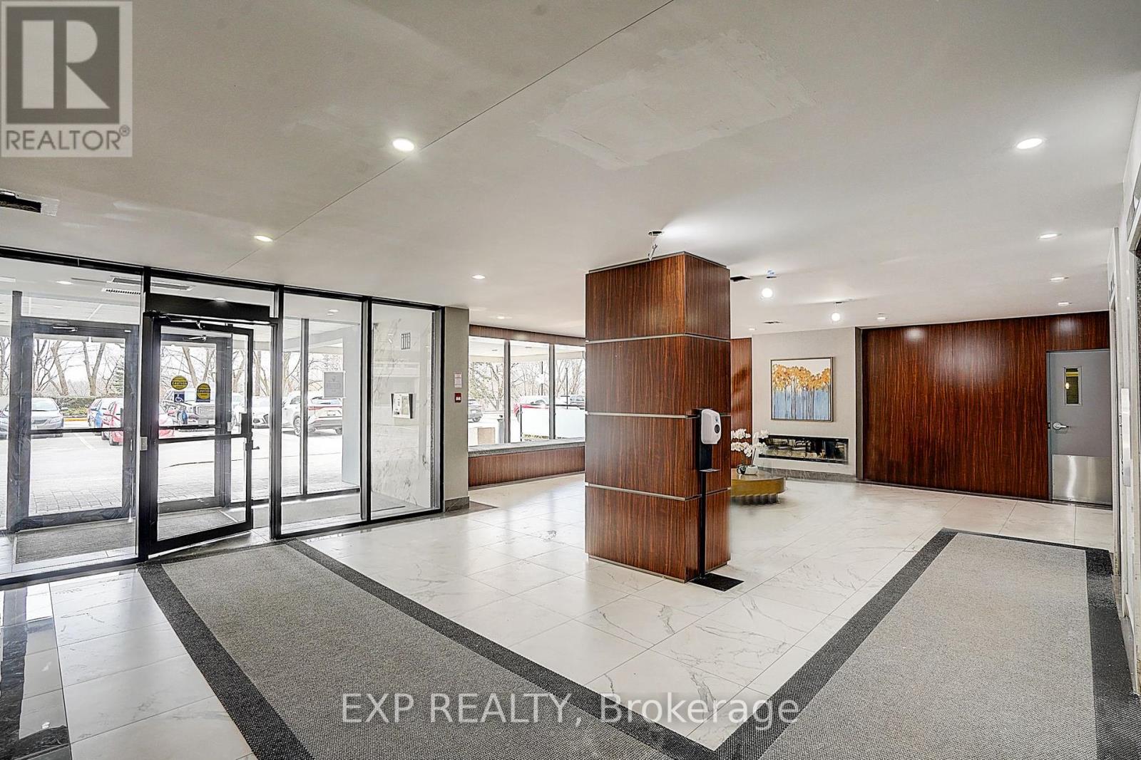 703 - 60 Inverlochy Boulevard, Markham, Ontario  L3T 4T7 - Photo 2 - N12125527