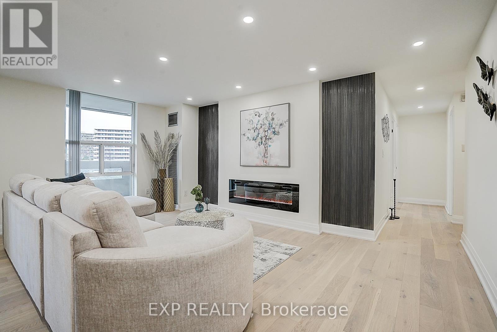 703 - 60 Inverlochy Boulevard, Markham, Ontario  L3T 4T7 - Photo 4 - N12125527