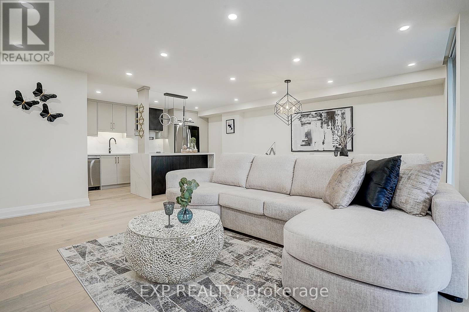703 - 60 Inverlochy Boulevard, Markham, Ontario  L3T 4T7 - Photo 7 - N12125527