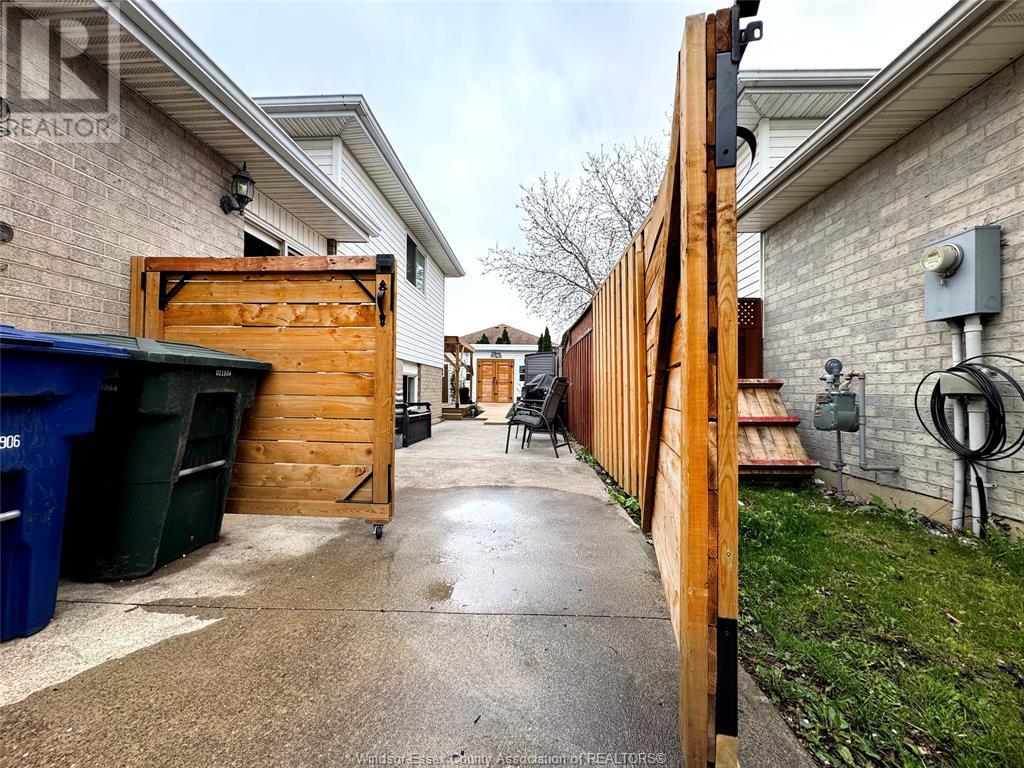 3313 Candlewood Crescent, Windsor, Ontario  N8W 5M5 - Photo 5 - 25011156