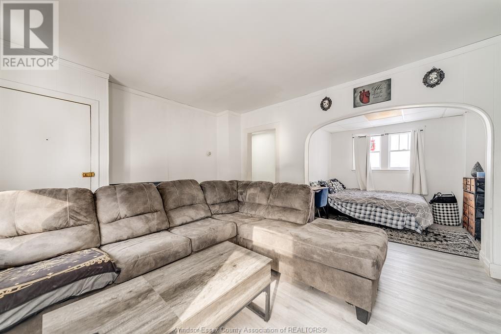 Property at 153 ADELAIDE STREET South image 4