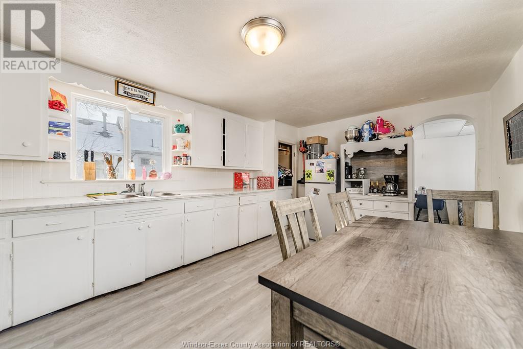 Property at 153 ADELAIDE STREET South image 5