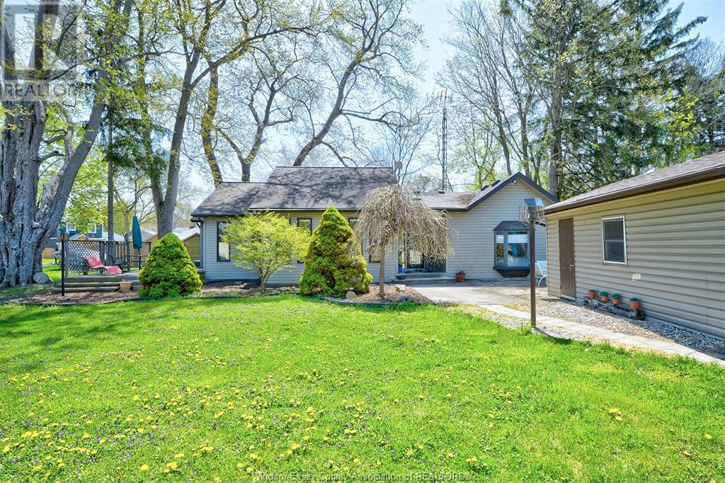 Property at 136 LINCOLN COURT image 2