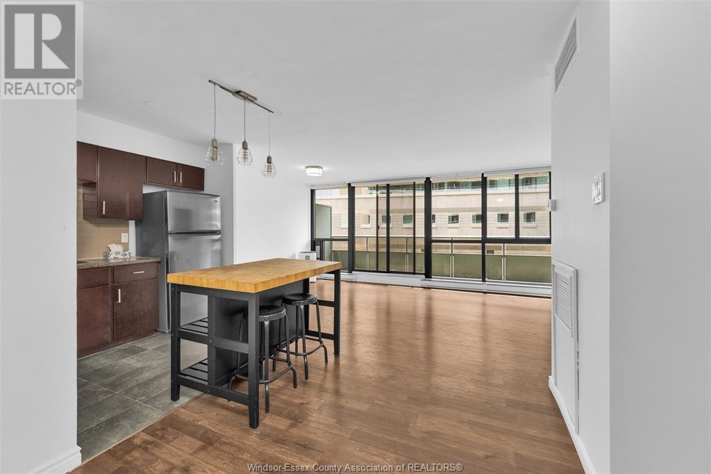 Property at 111 RIVERSIDE Unit# 410 image 3