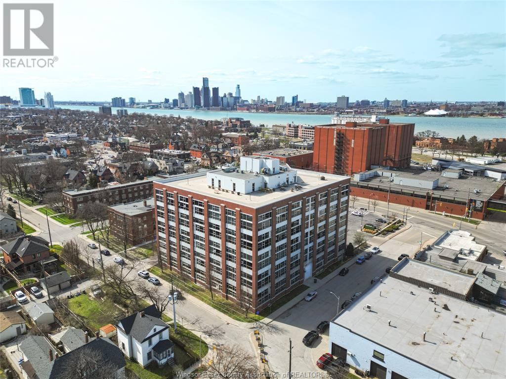 Property at 2175 Wyandotte STREET East Unit# 212 image 2