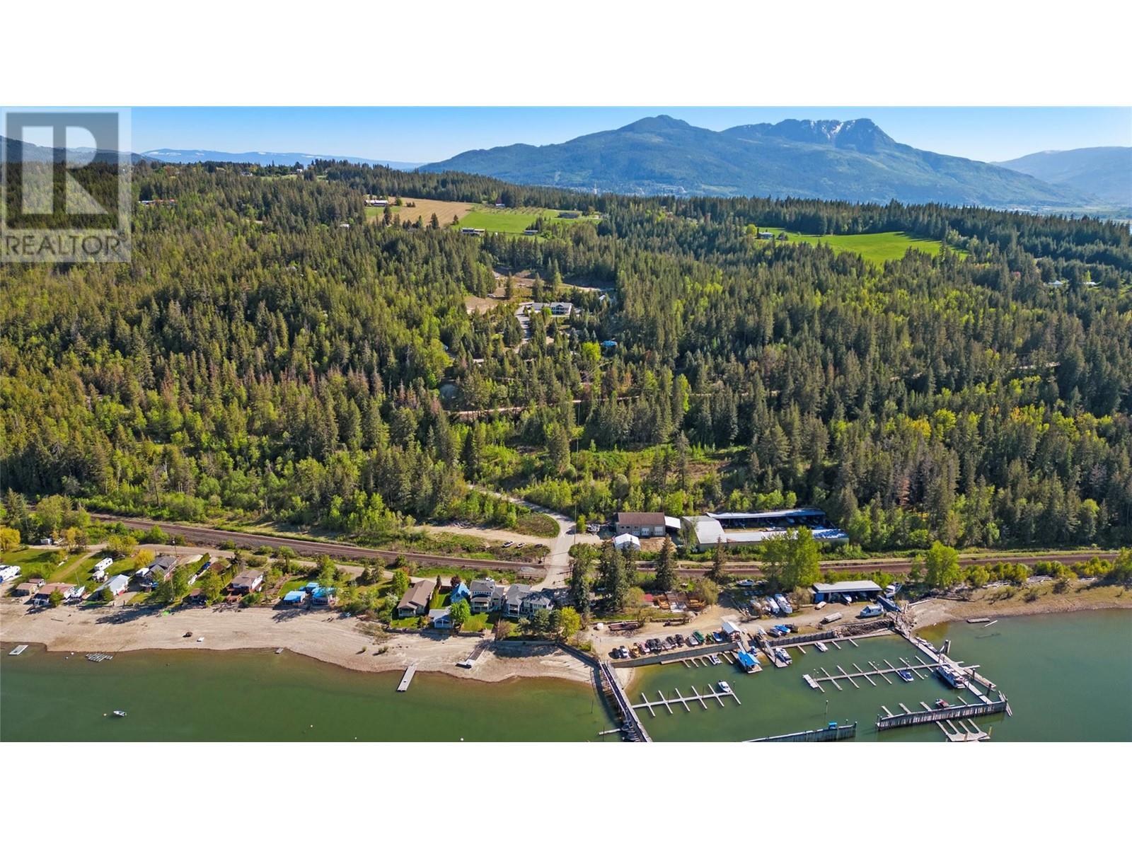 2030 Canoe Beach Drive Ne, Salmon Arm, British Columbia  V1E 2M5 - Photo 75 - 10346410