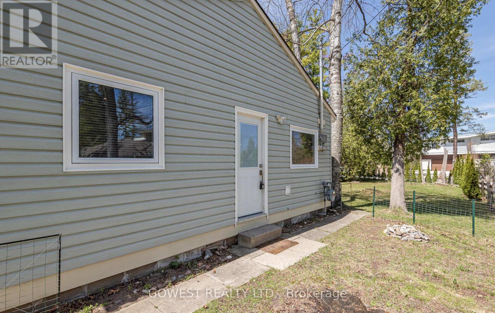 2137 Shore Lane, Wasaga Beach, Ontario  L9Z 2X7 - Photo 7 - S12125473