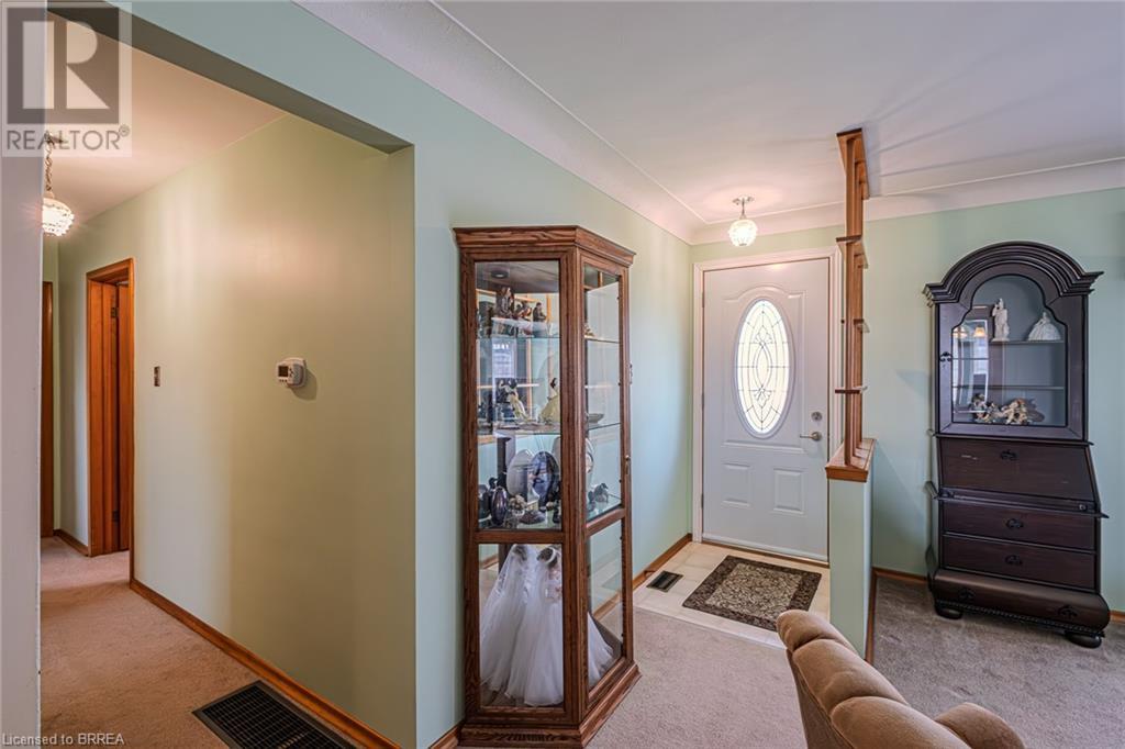 132 Pusey Boulevard, Brantford, Ontario N3R 2S5 - Photo 4 - 40721066