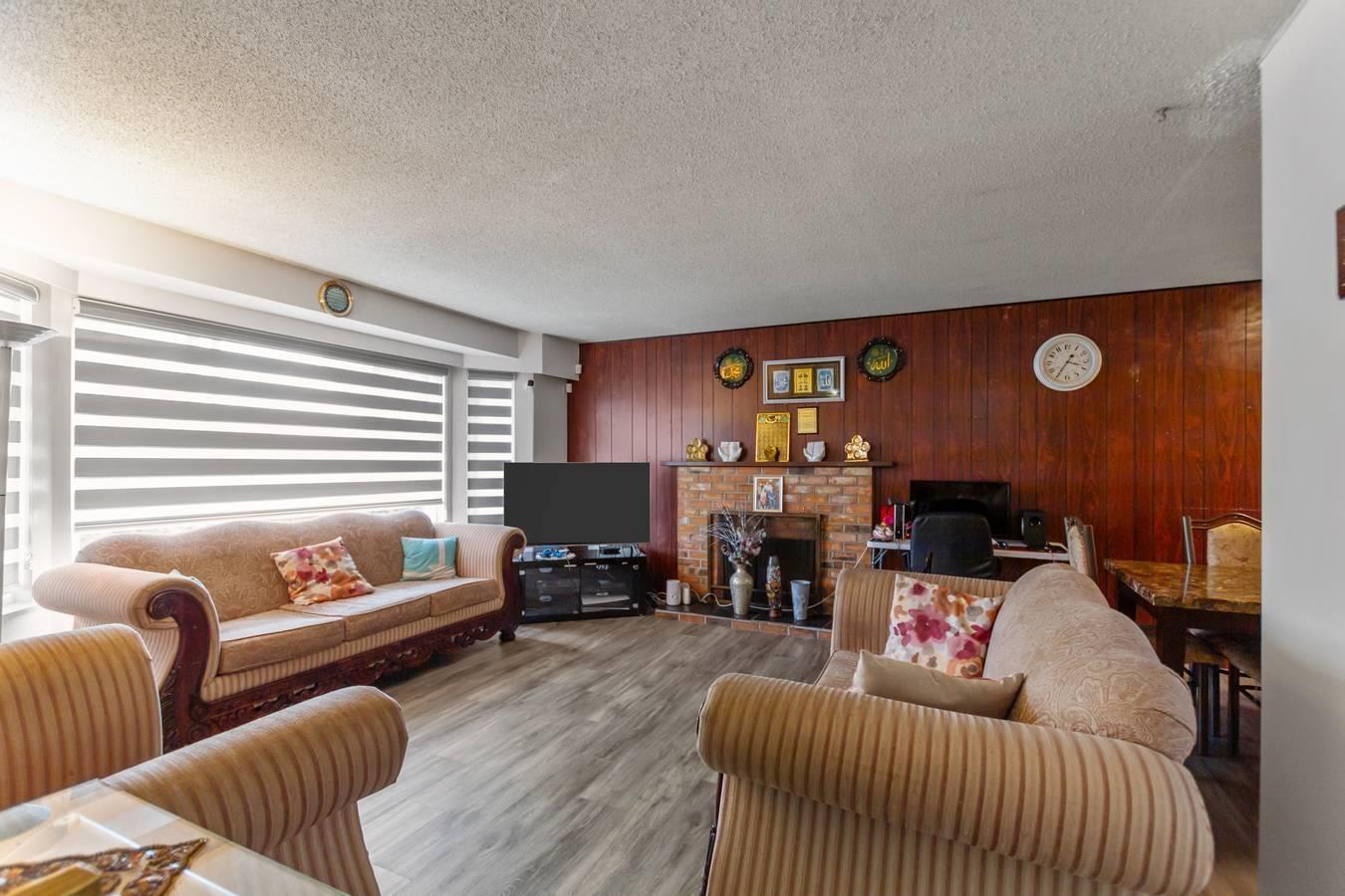 13813 89th Avenue, Surrey, British Columbia  V3V 6K7 - Photo 3 - R2996884