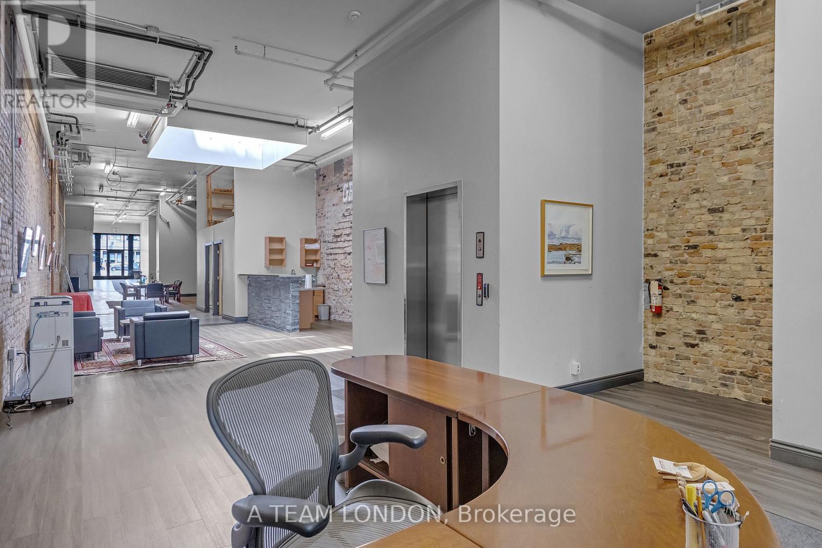 142 Dundas Street, London East, Ontario  N6A 1G1 - Photo 8 - X12125578