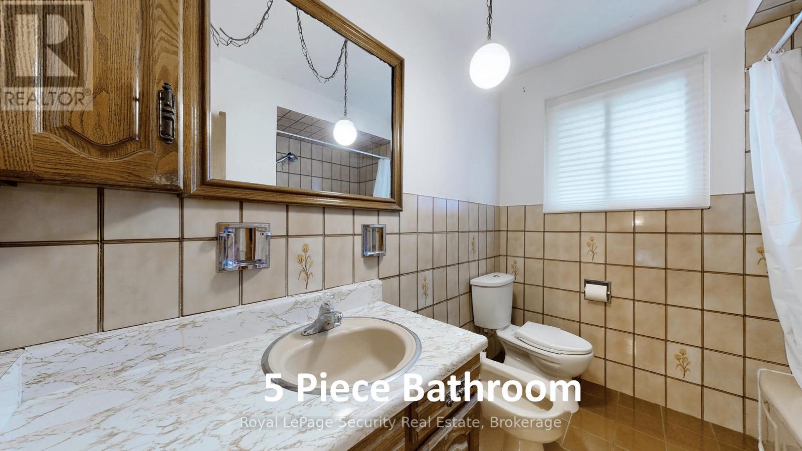 59 Roseglen Crescent, Toronto, Ontario  M3N 1G7 - Photo 27 - W12125330