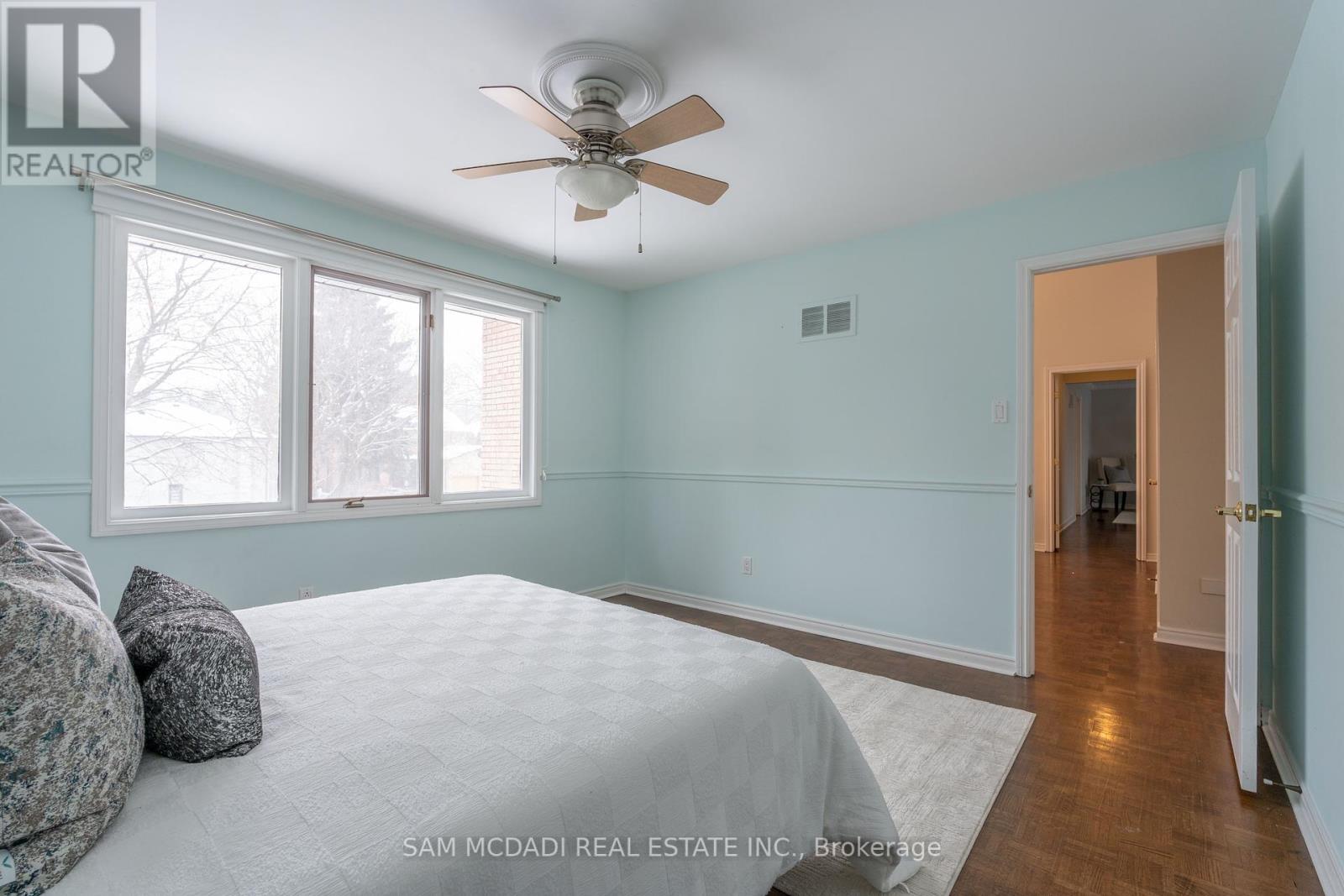 1836 Friar Tuck Court, Mississauga, Ontario  L5K 2L4 - Photo 27 - W12125372