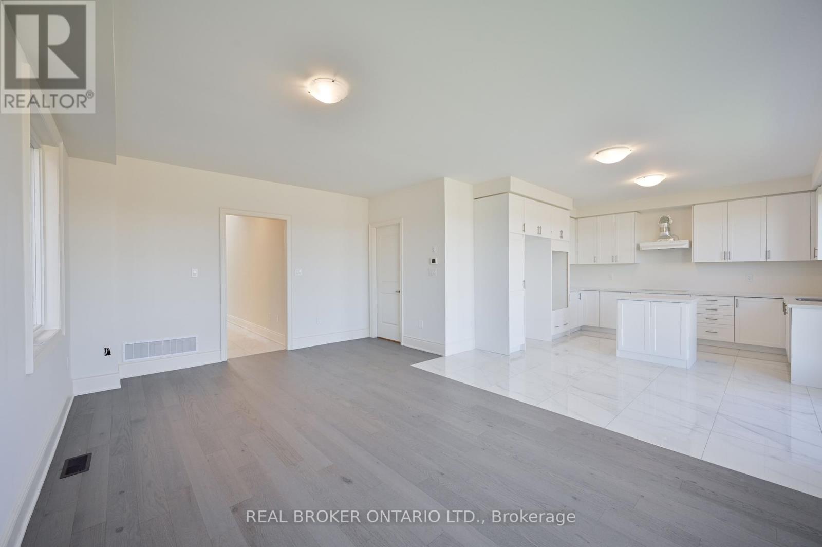 1555 Severn Drive, Milton, Ontario  L9E 1X9 - Photo 12 - W12125433