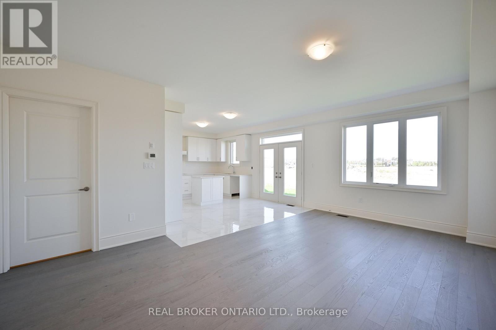 1555 Severn Drive, Milton, Ontario  L9E 1X9 - Photo 13 - W12125433