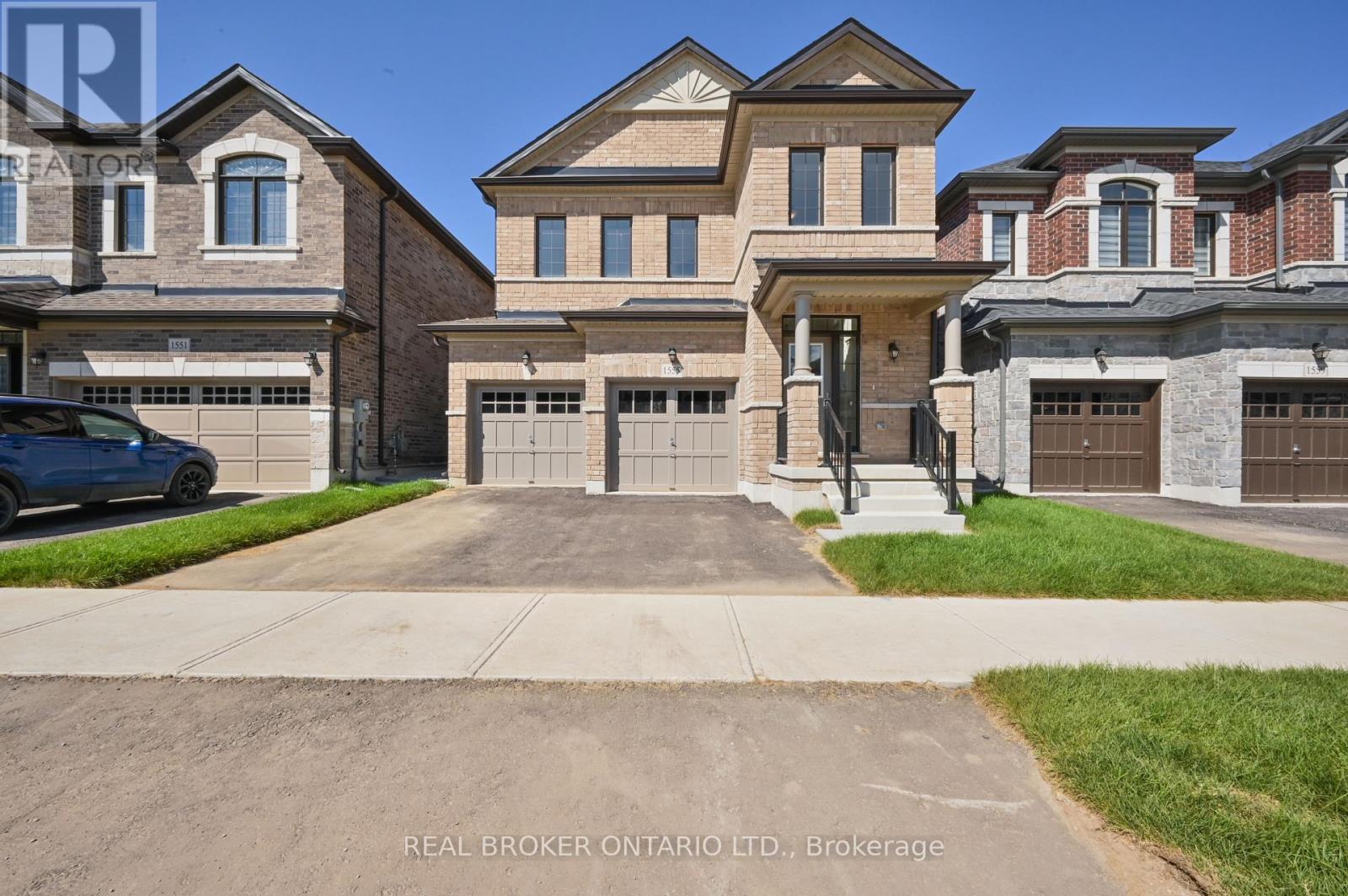 1555 Severn Drive, Milton, Ontario  L9E 1X9 - Photo 2 - W12125433