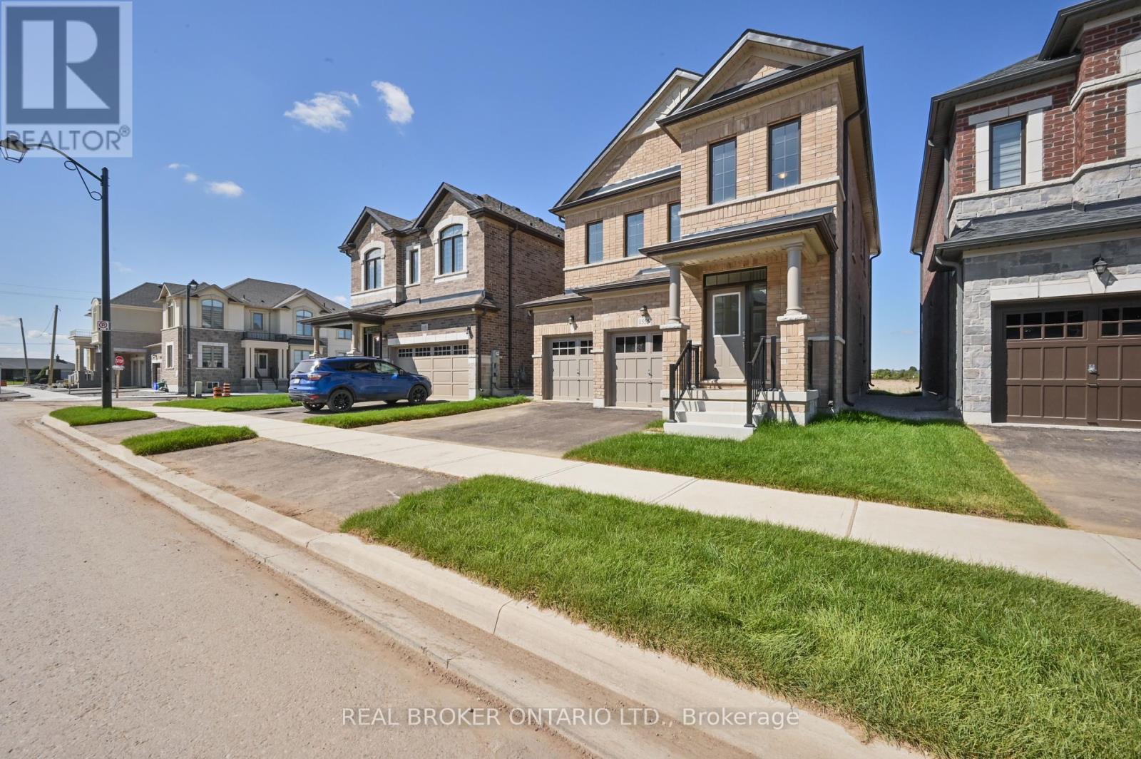 1555 Severn Drive, Milton, Ontario  L9E 1X9 - Photo 3 - W12125433