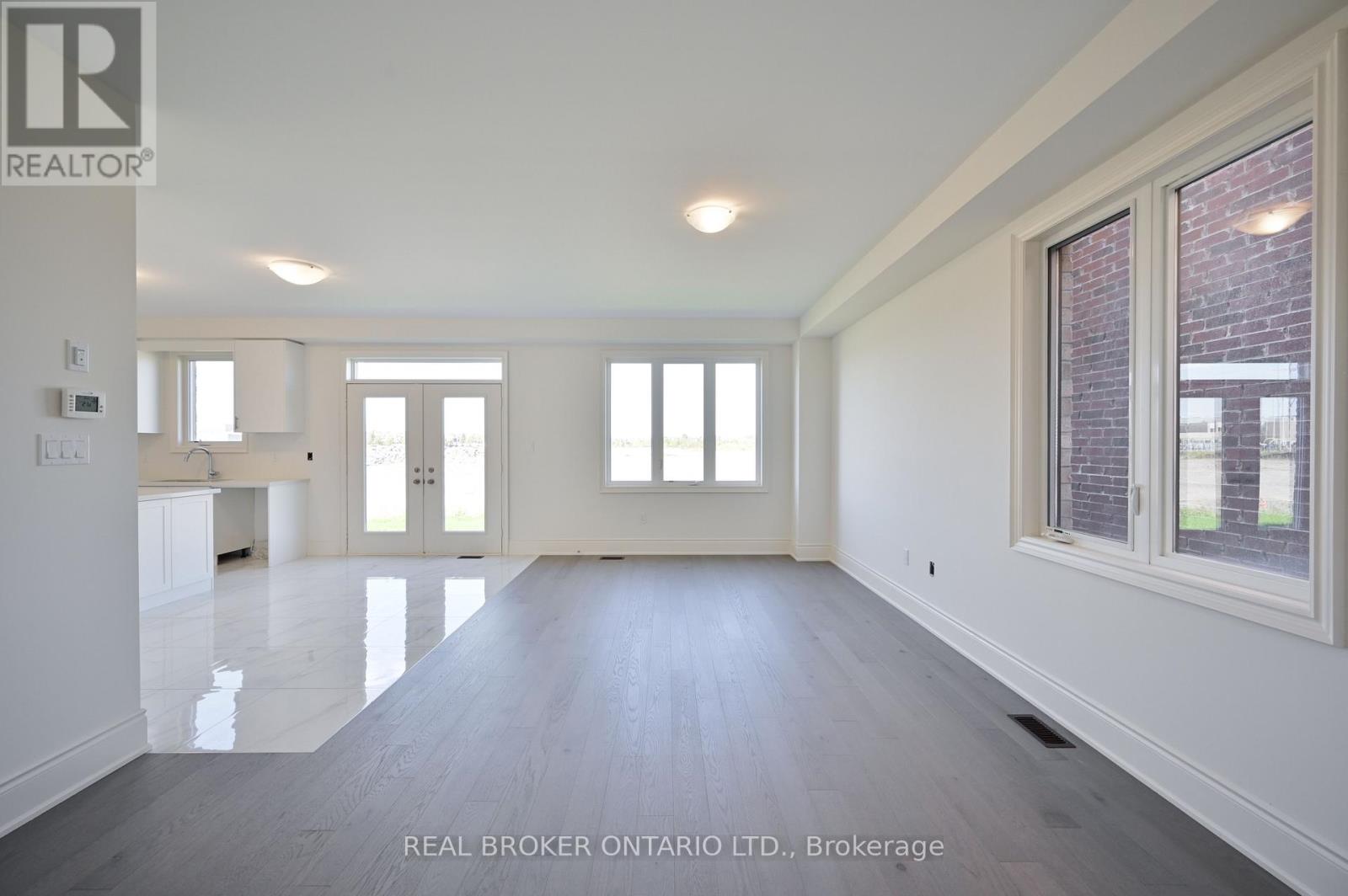 1555 Severn Drive, Milton, Ontario  L9E 1X9 - Photo 8 - W12125433