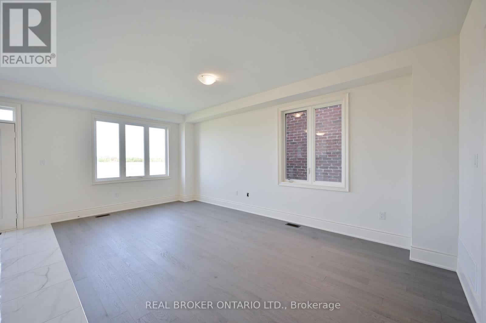 1555 Severn Drive, Milton, Ontario  L9E 1X9 - Photo 9 - W12125433
