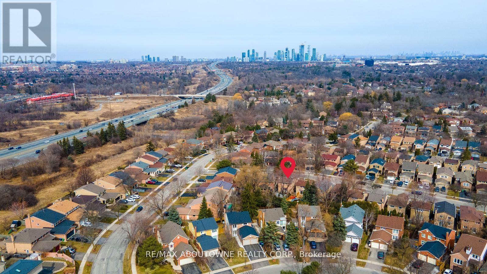 4043 Trapper Crescent, Mississauga (Erin Mills), Ontario  L5L 3A7 - Photo 36 - W12125439