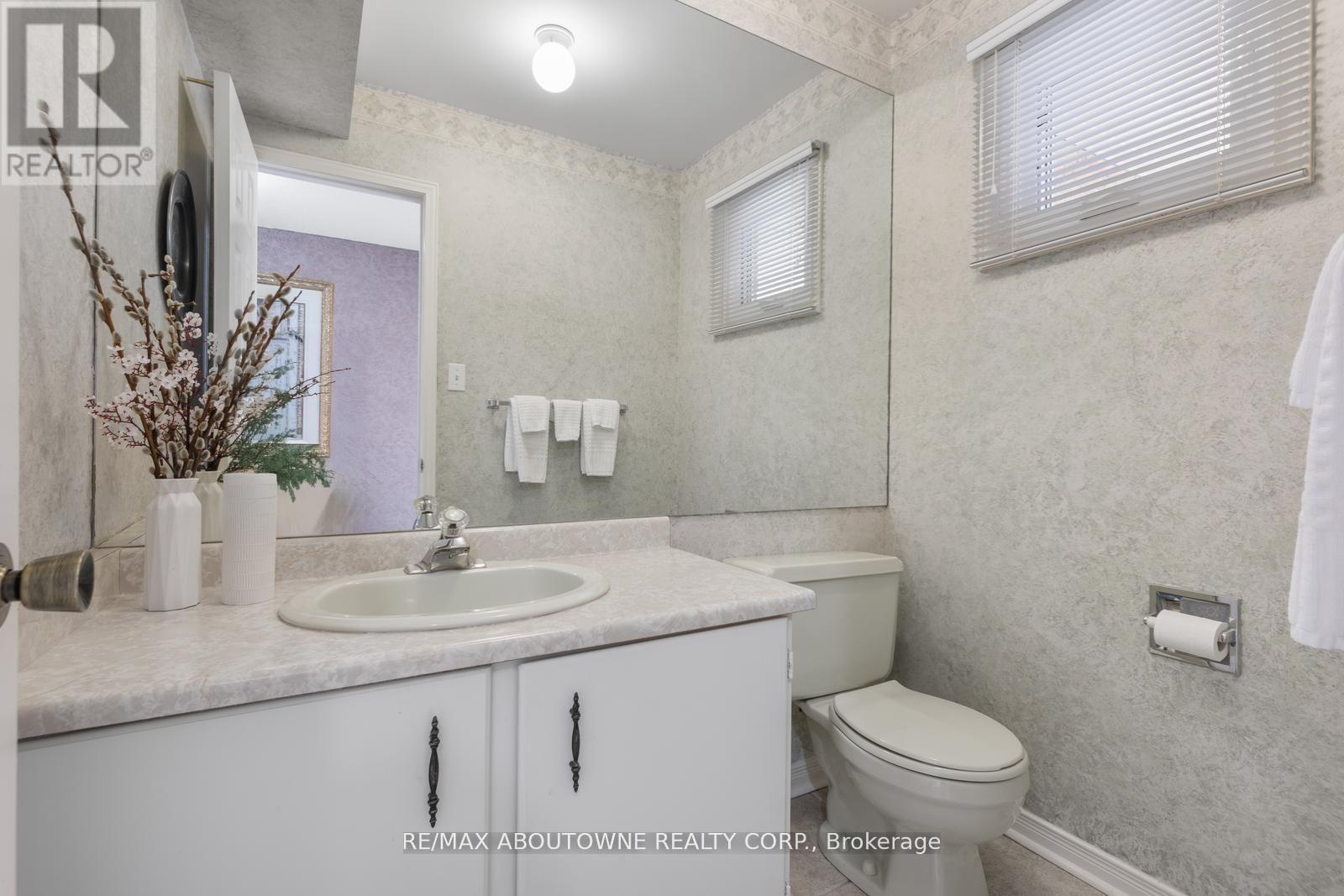 Property at 4043 TRAPPER CRESCENT image 5