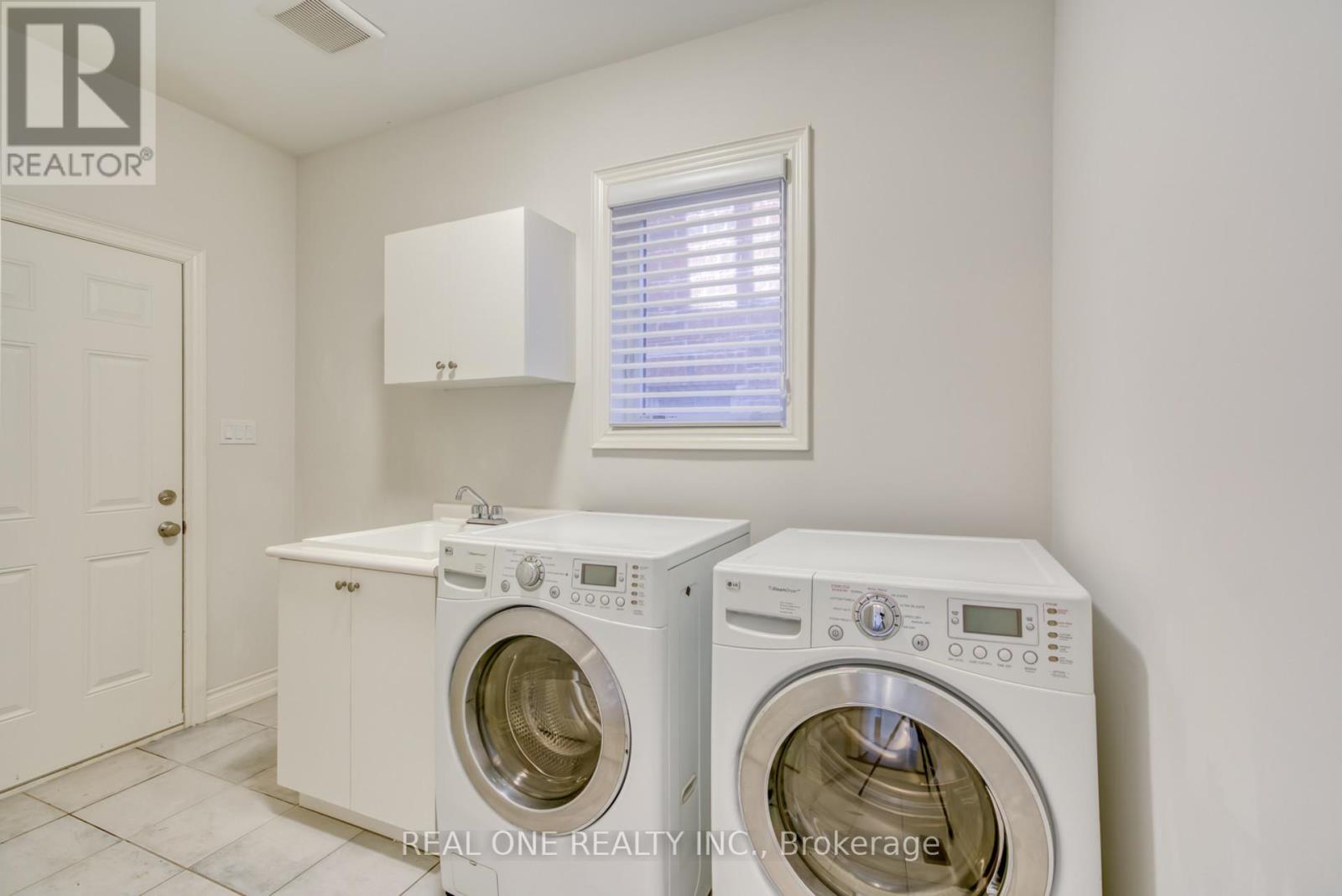 3186 Buttonbush Trail, Oakville, Ontario  L6H 0T4 - Photo 11 - W12125451
