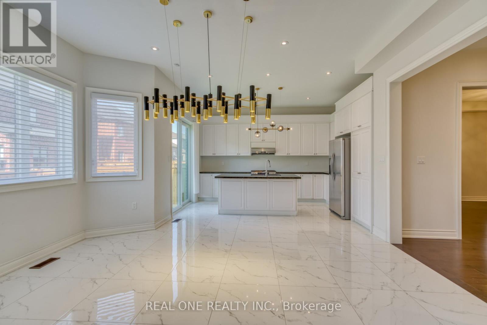 3186 Buttonbush Trail, Oakville, Ontario  L6H 0T4 - Photo 13 - W12125451