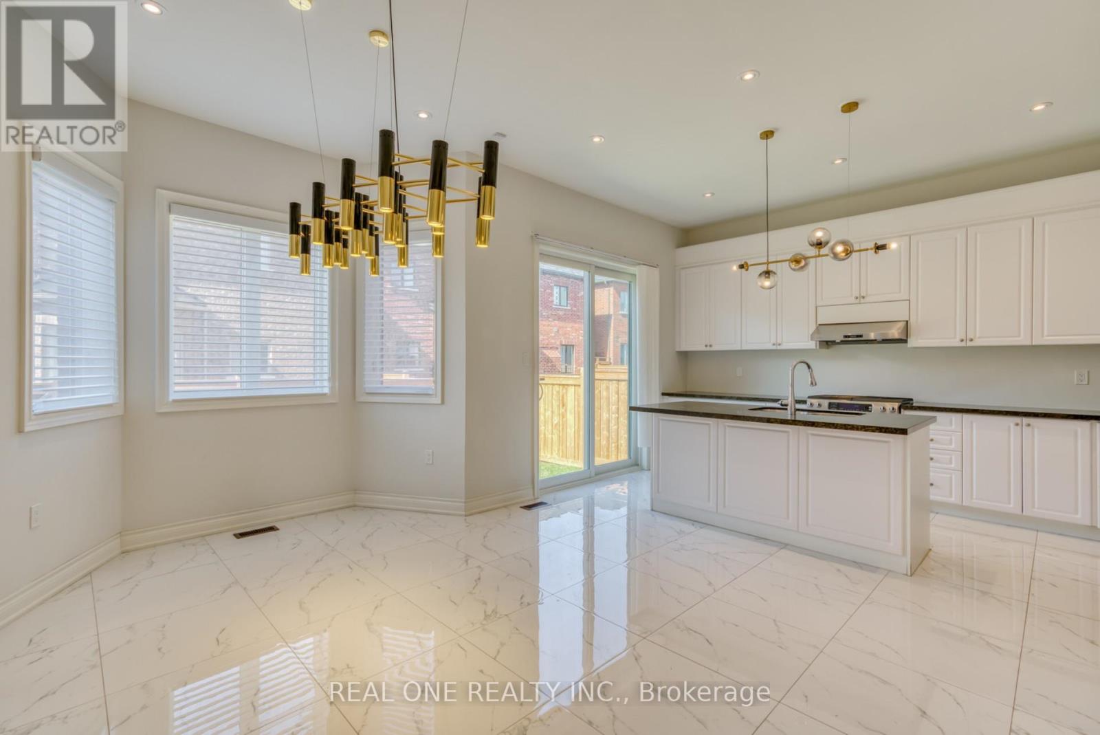 3186 Buttonbush Trail, Oakville, Ontario  L6H 0T4 - Photo 14 - W12125451