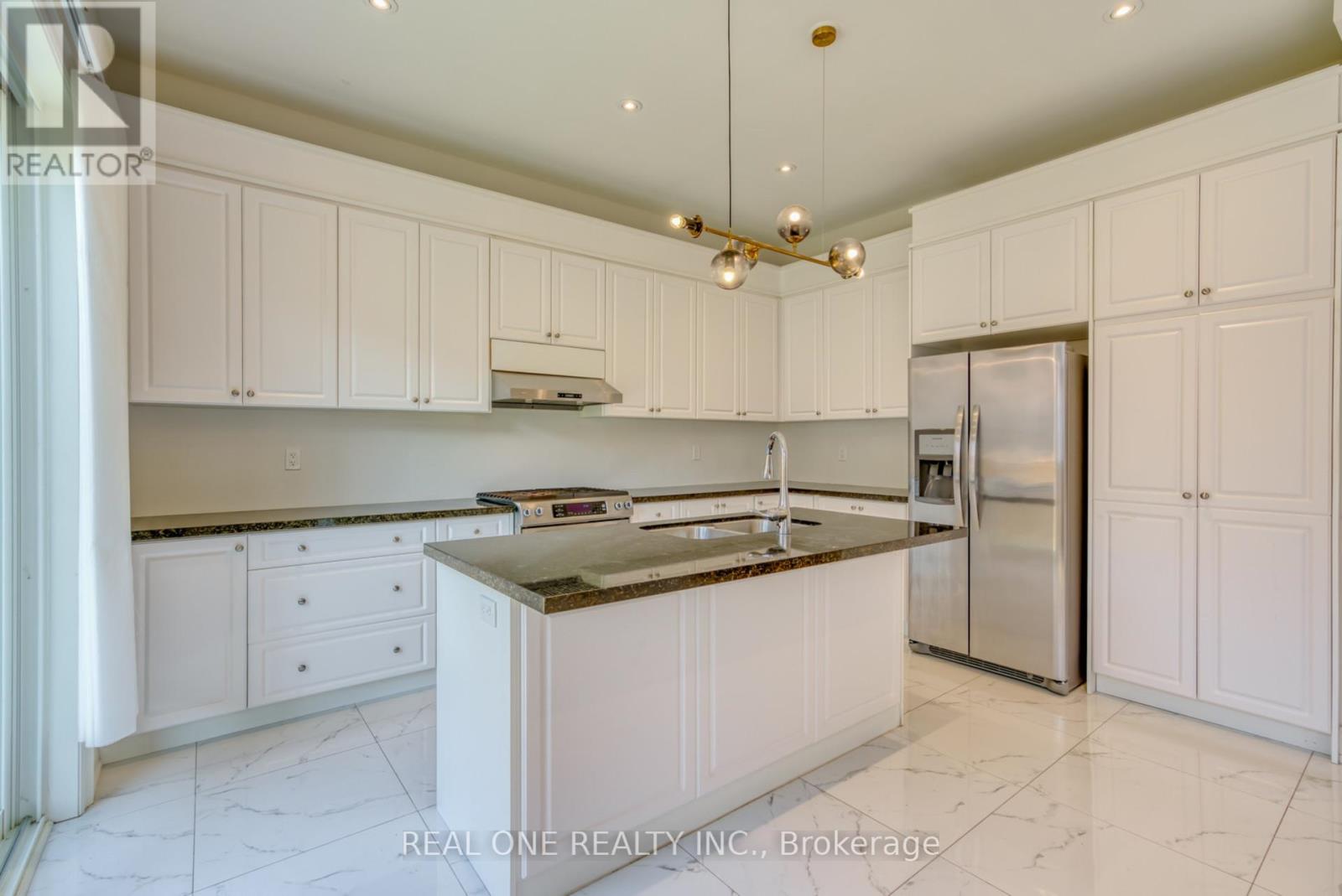 3186 Buttonbush Trail, Oakville, Ontario  L6H 0T4 - Photo 15 - W12125451