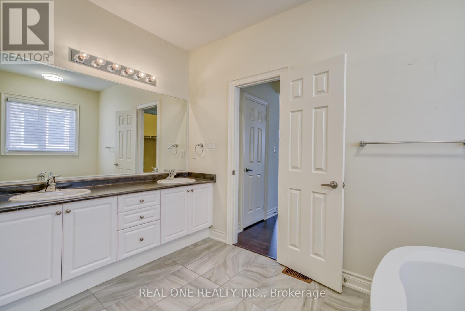 3186 Buttonbush Trail, Oakville (Jm Joshua Meadows), Ontario  L6H 0T4 - Photo 29 - W12125451