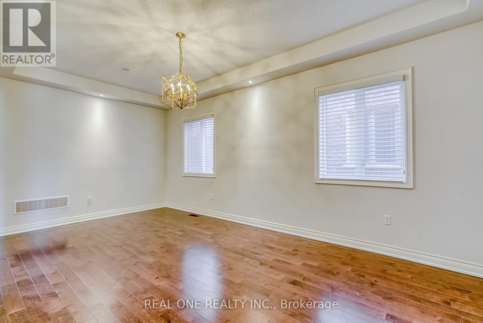 3186 Buttonbush Trail, Oakville, Ontario  L6H 0T4 - Photo 5 - W12125451