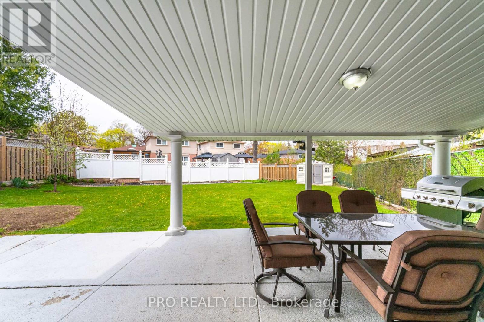 1625 Wavell Crescent, Mississauga (Applewood), Ontario  L4X 1X2 - Photo 38 - W12125533