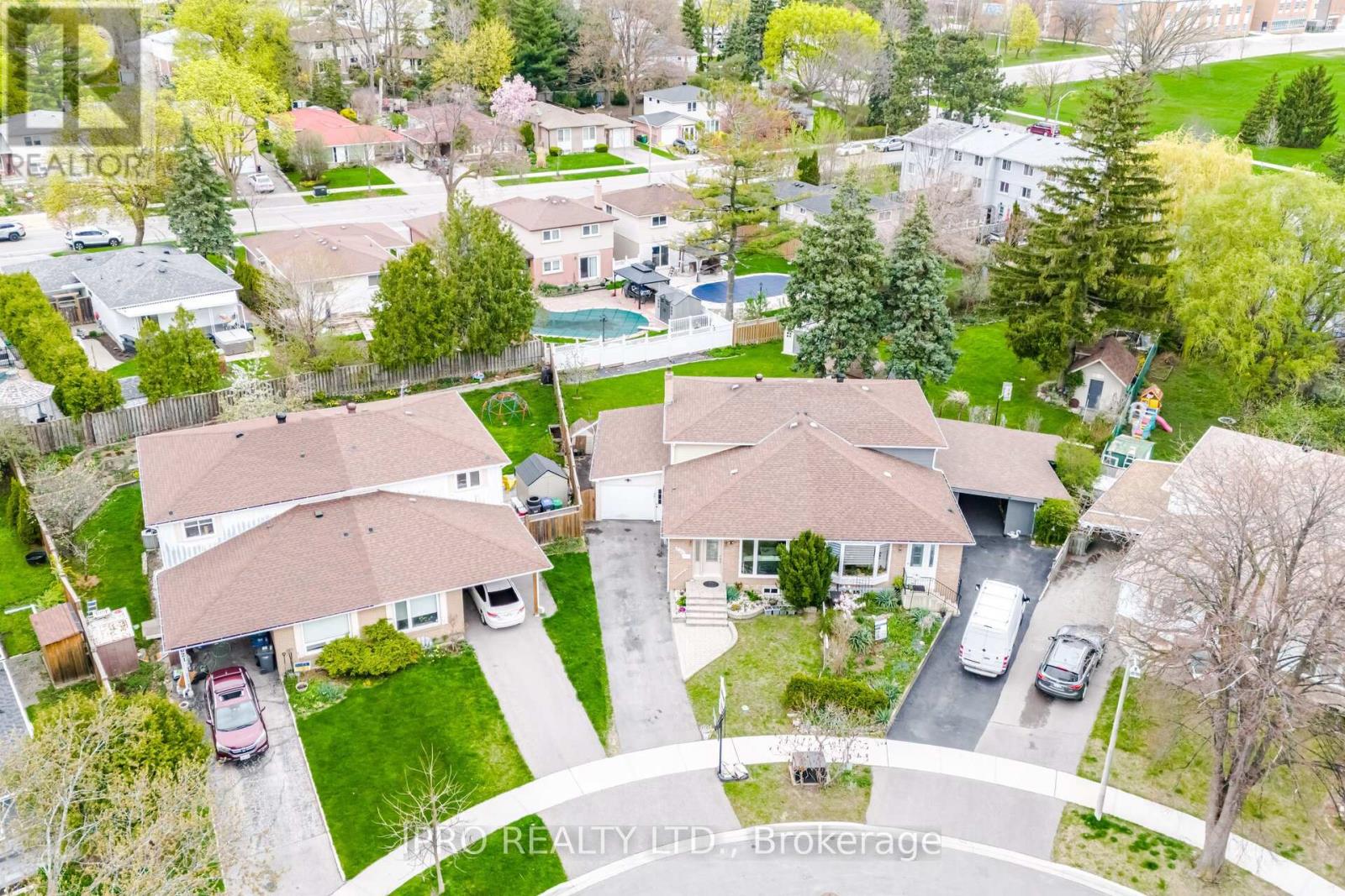 1625 Wavell Crescent, Mississauga (Applewood), Ontario  L4X 1X2 - Photo 47 - W12125533