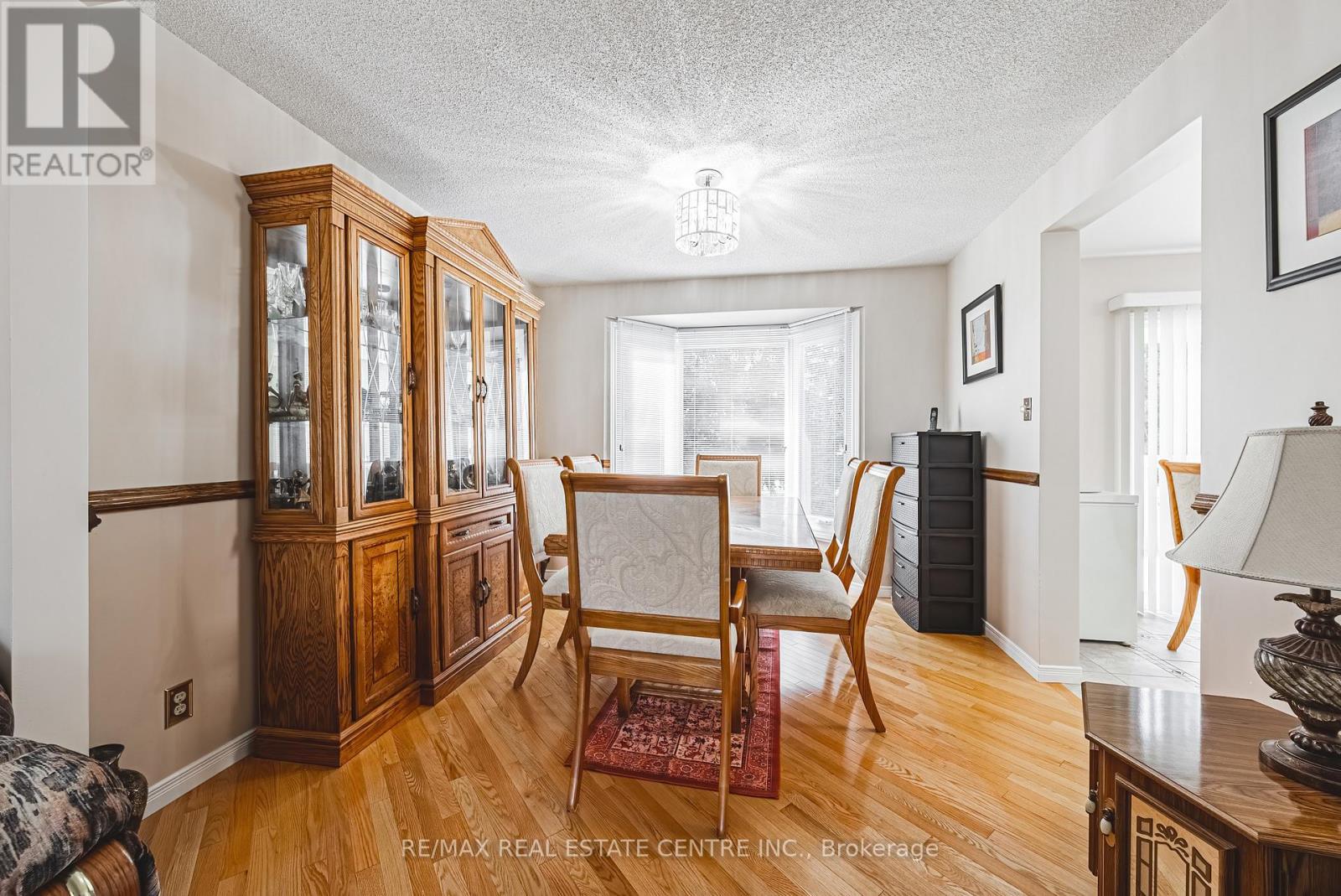 27 Westchester Drive, Kitchener, Ontario  N2B 3M7 - Photo 17 - X12125298