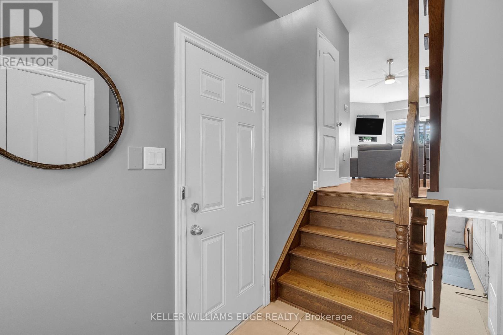 19 - 40 Dartmouth Gate, Hamilton, Ontario  L8E 0B9 - Photo 2 - X12125322