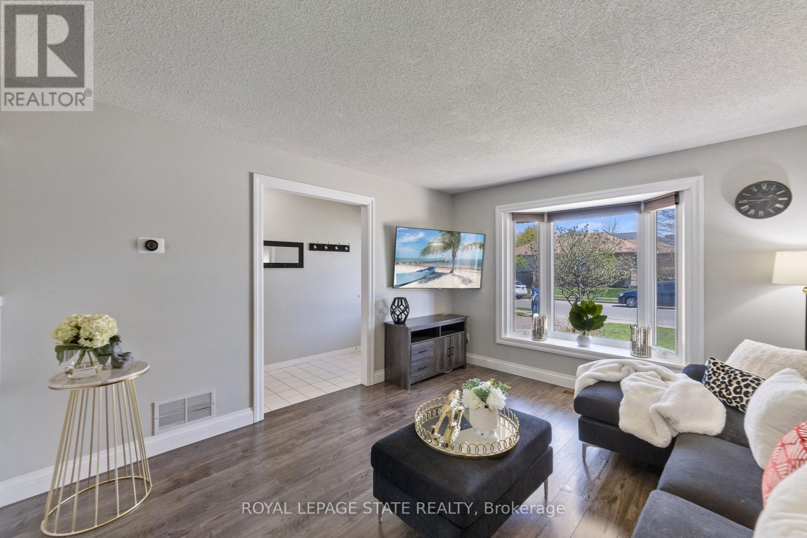 741 Acadia Drive, Hamilton, Ontario  L8W 3V2 - Photo 5 - X12125397