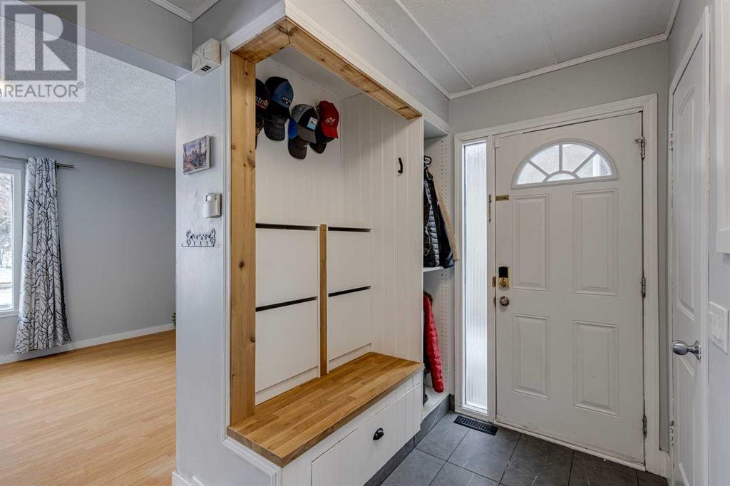 Property at 2035 40 Street SE image 5