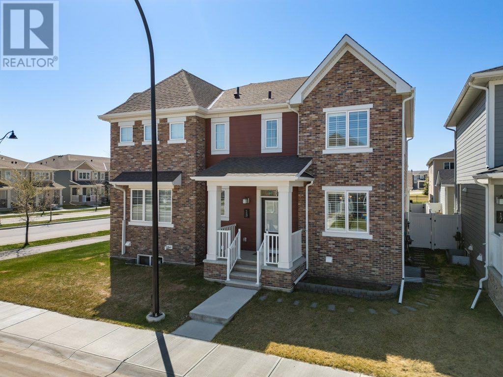 13 Yorkstone Grove SW, calgary, Alberta