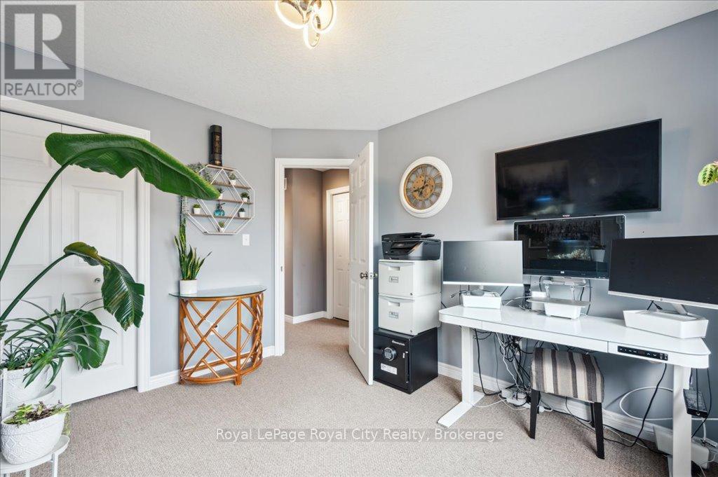 33 Bowen Drive, Guelph, Ontario  N1E 0C9 - Photo 21 - X12125635