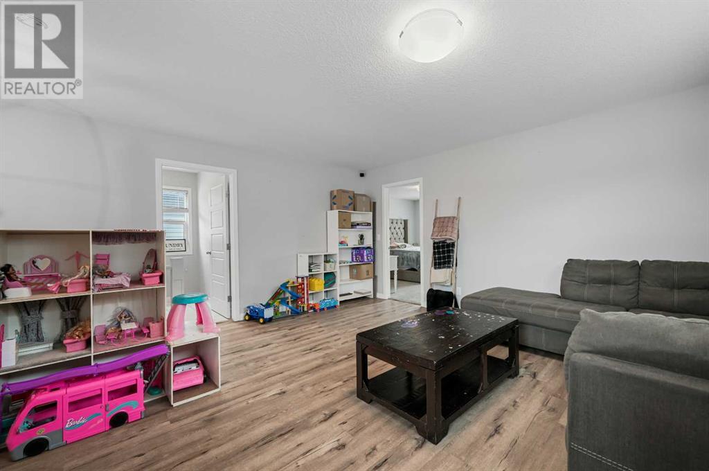 Property at 55 Walgrove Link SE image 4