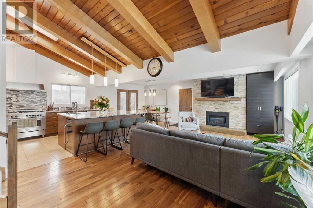 Property at 707 Madison Avenue SW image 2