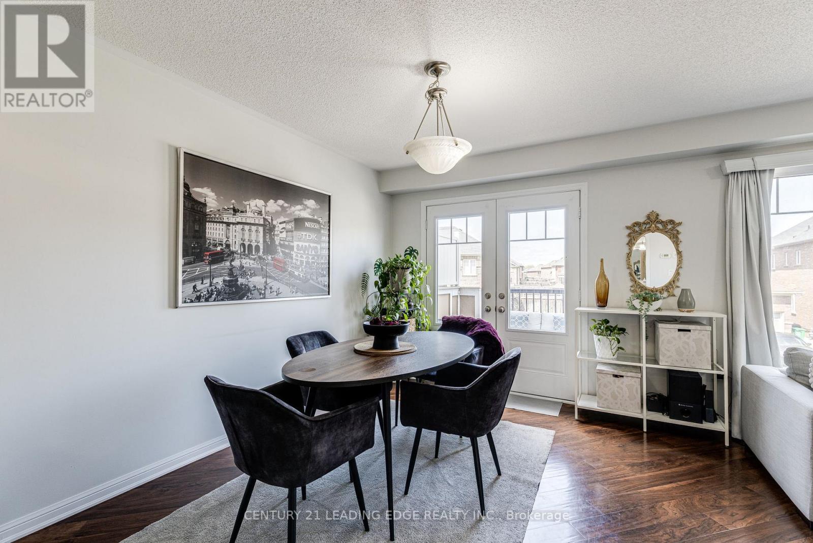 18 Deancrest Road, Brampton, Ontario  L7A 0W2 - Photo 6 - W12123558