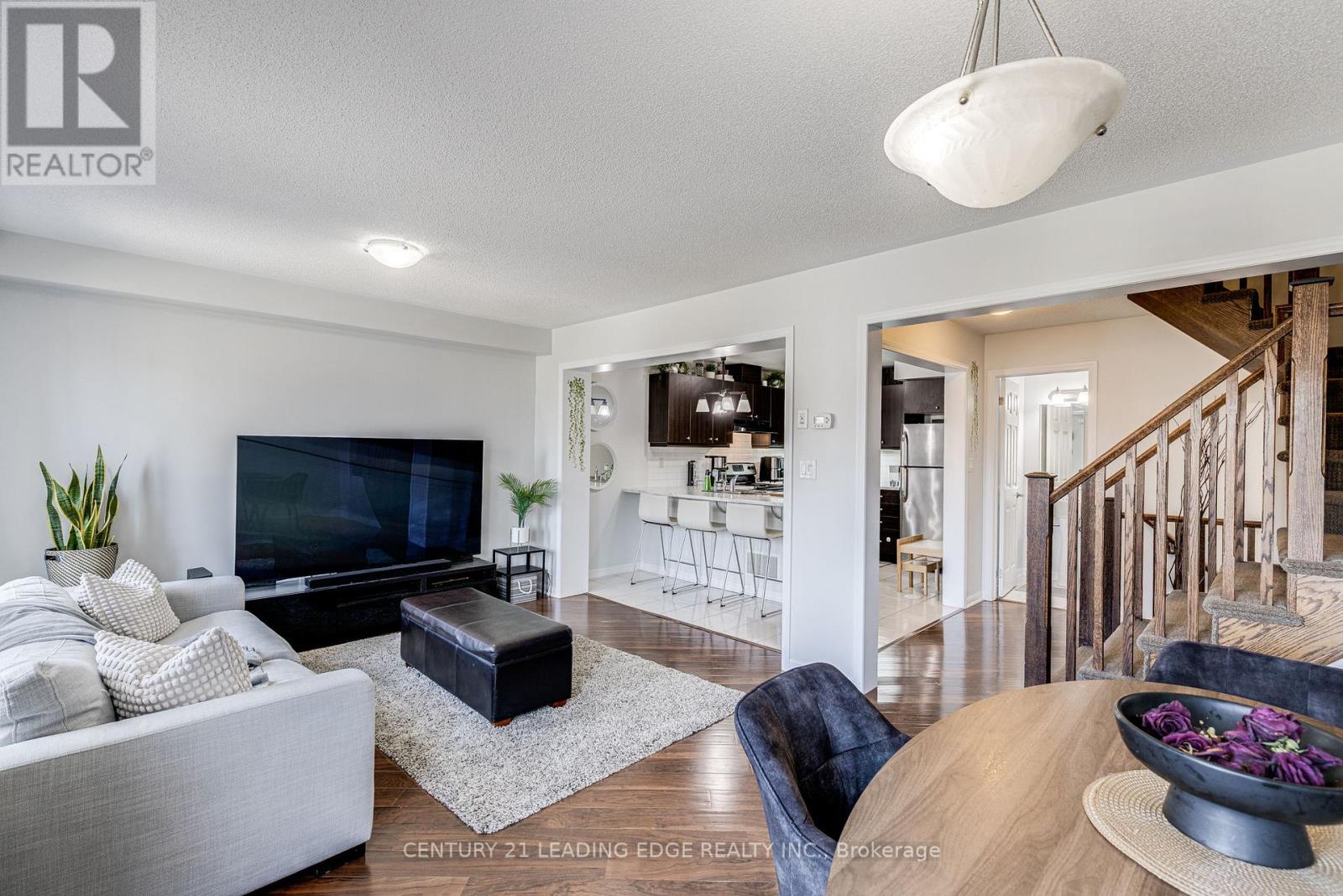 18 Deancrest Road, Brampton, Ontario  L7A 0W2 - Photo 3 - W12123558