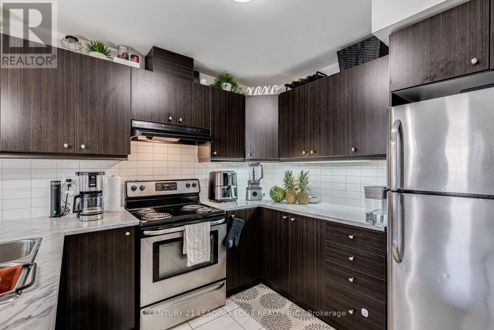 18 Deancrest Road, Brampton, Ontario  L7A 0W2 - Photo 9 - W12123558