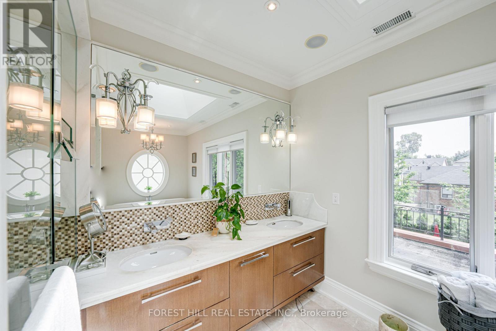 669 Bedford Park Avenue, Toronto, Ontario  M5M 1K4 - Photo 22 - C12125575