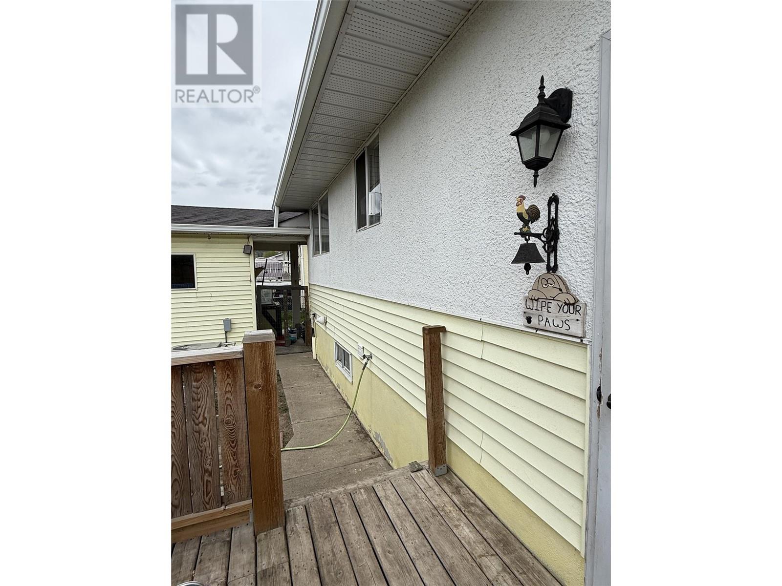 2201 Chapman Street, Merritt, British Columbia  V1K 1B8 - Photo 27 - 10345961