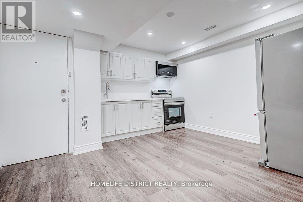 26 Windrow Street, Richmond Hill, Ontario  L4E 0C1 - Photo 13 - N12125596