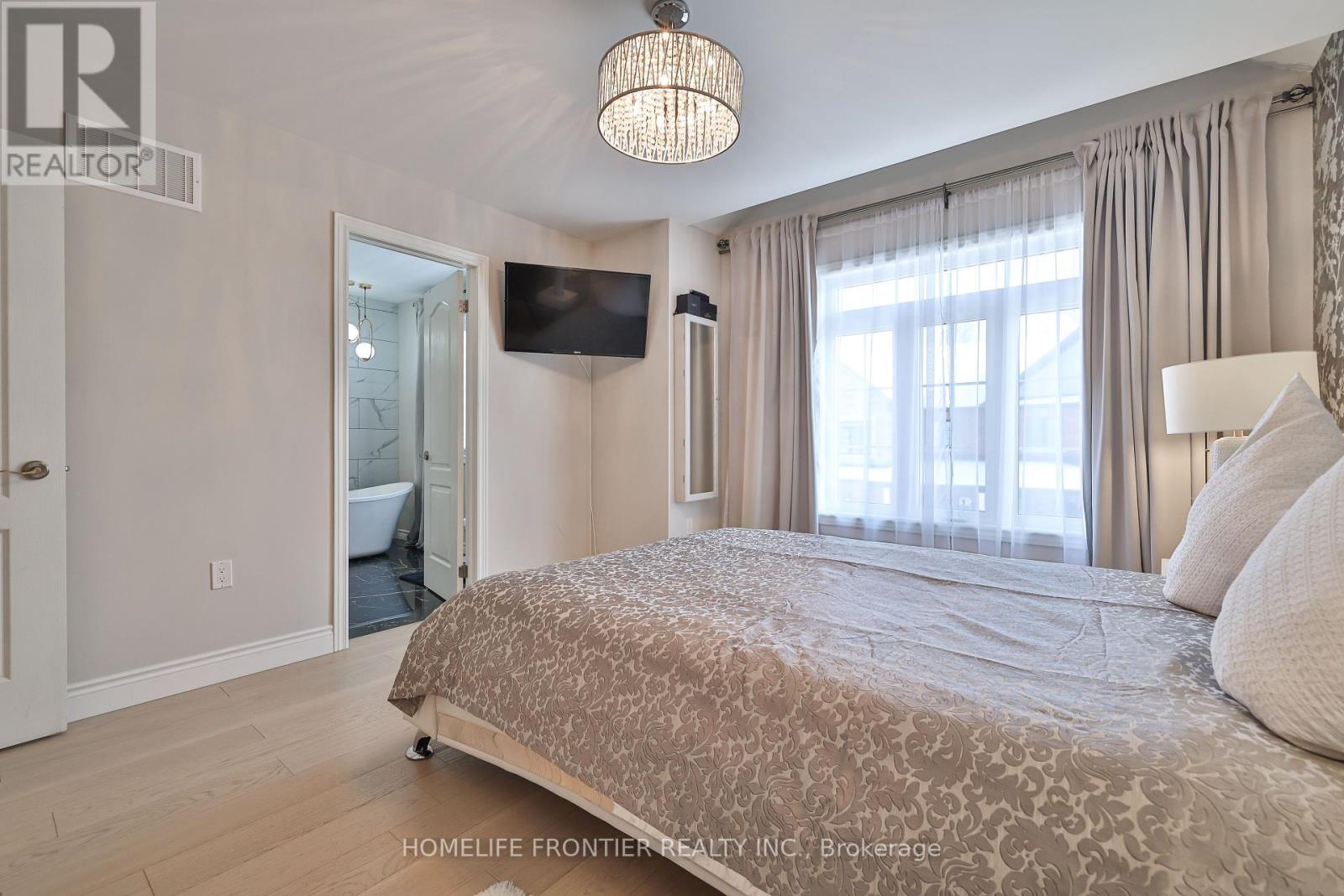 14 Charmuse Lane, East Gwillimbury, Ontario  L9N 0N7 - Photo 30 - N12125614