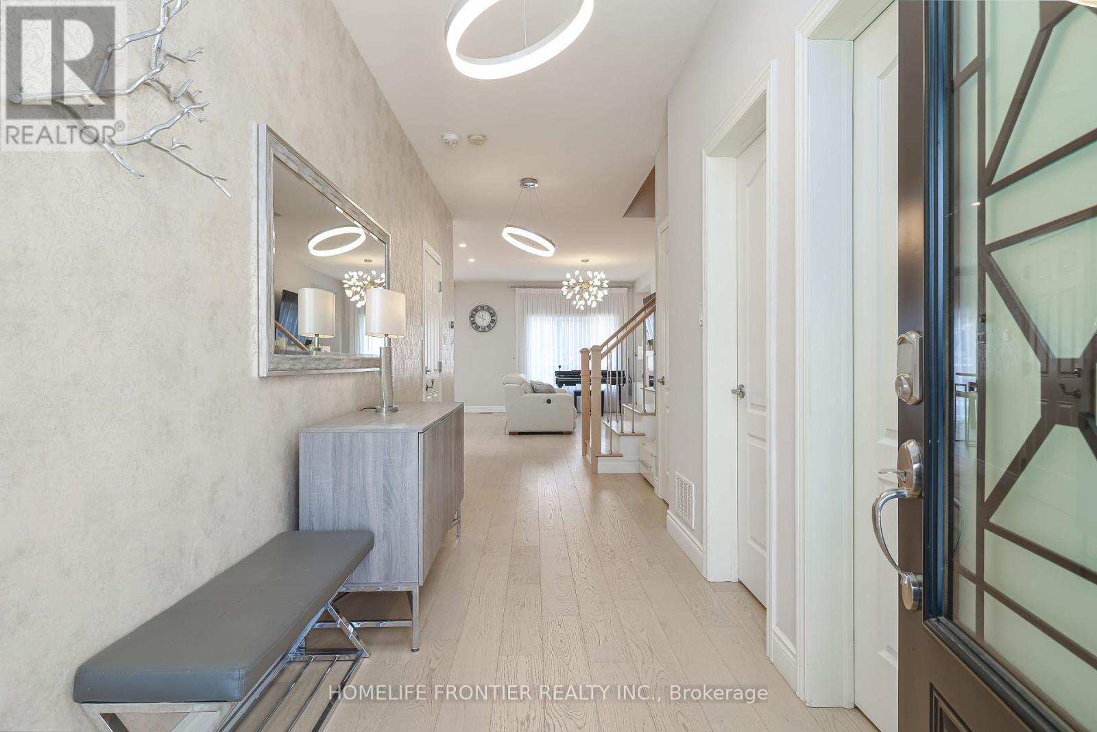 Property at 14 CHARMUSE LANE image 4